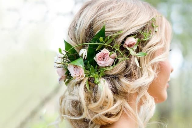 Экспертный уход для блондинок: как защитить цвет волос летом?