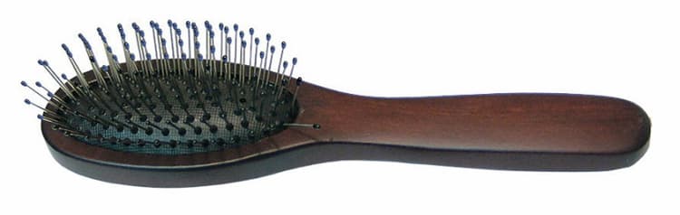 Titania Щетка массаж. дерев. малая, метал. зубцы, 9-рядная