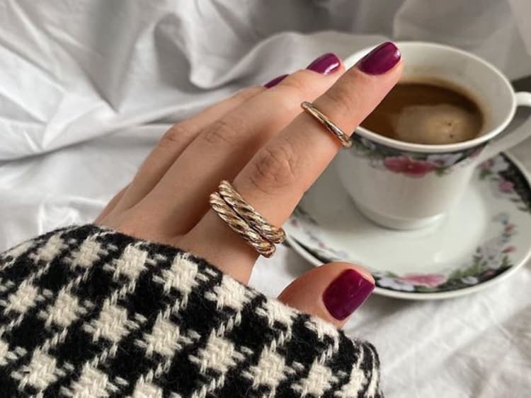 Тренды в маникюре. Цветные лаки. Что сейчас актуально