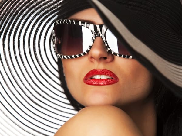 Почему летом обязательно нужно добавить в уход за волосами УФ-защиту?