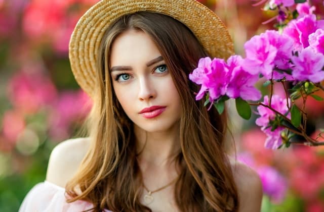 Как подобрать косметику для ухода за волосами в летний период 