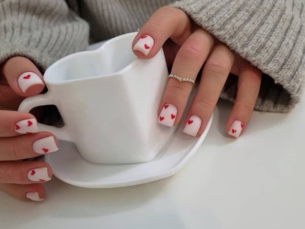 Сердечный маникюр